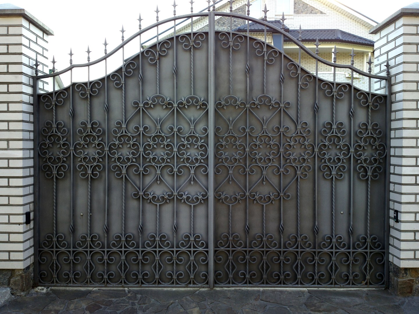 Beyond the Gatekeeper: Aligning Sales and Credit for Shared, Sustainable Growth